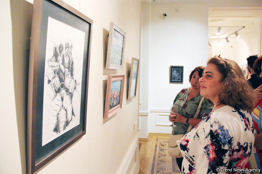 Российский дипломат Оксана Орлова воплотила свою любовь к Азербайджану в ярких картинах (ФОТО)