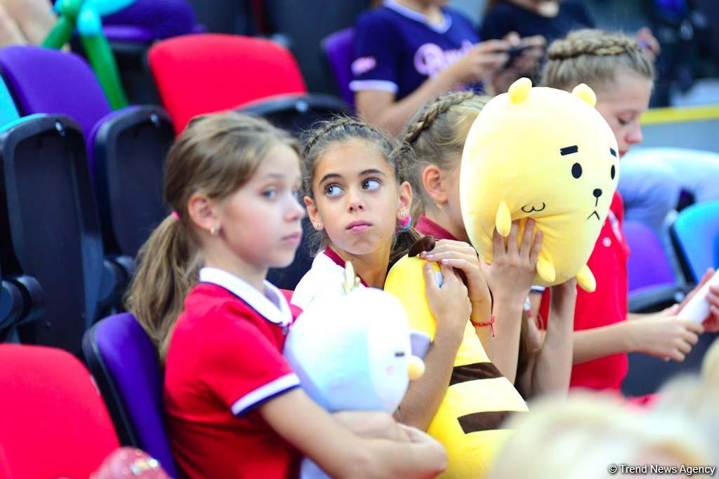 Bakıda bədii gimnastika üzrə dünya çempionatı azarkeşlər üçün bayramdır (FOTO)