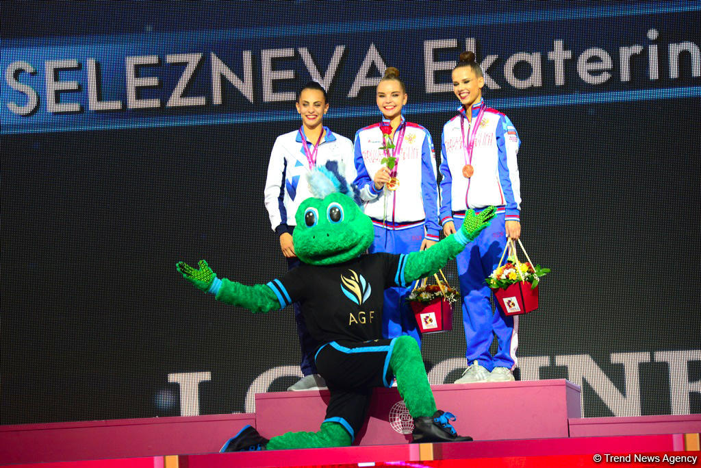 Bakıda bədii gimnastika üzrə dünya çempionatı finallarının qalibləri mükafatlandırılıb (FOTO)