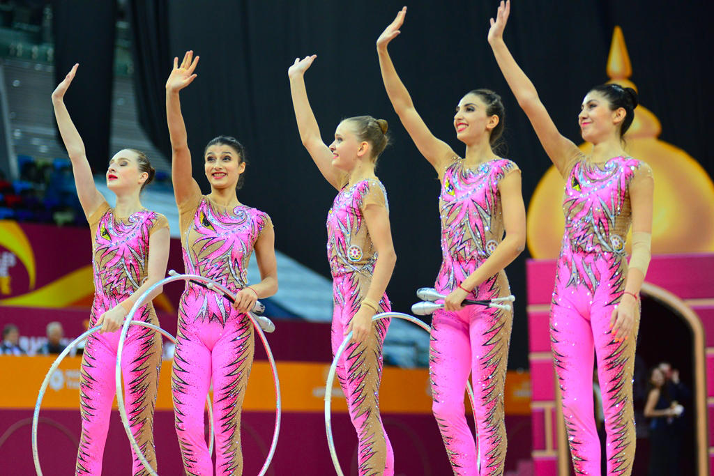 Milli Gimnastika Arenasında dünya çempionatı çərçivəsində qrup hərəkətlərdə komanda yarışları davam edir (FOTO)