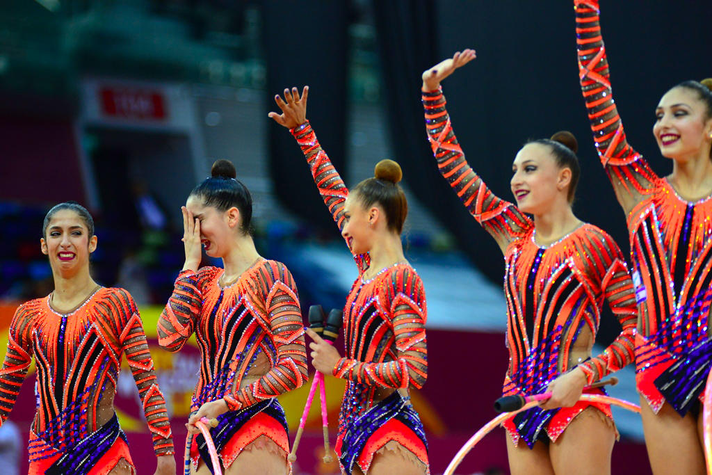 Milli Gimnastika Arenasında dünya çempionatı çərçivəsində qrup hərəkətlərdə komanda yarışları davam edir (FOTO)