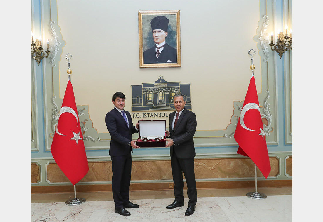 Fuad Muradov İstanbul valisi ilə görüşüb (FOTO)