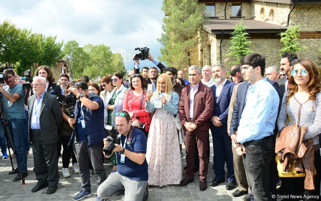 Şamaxıda Nəsimiyə həsr olunan müasir incəsənət instalyasiyasının açılışı olub (FOTO)