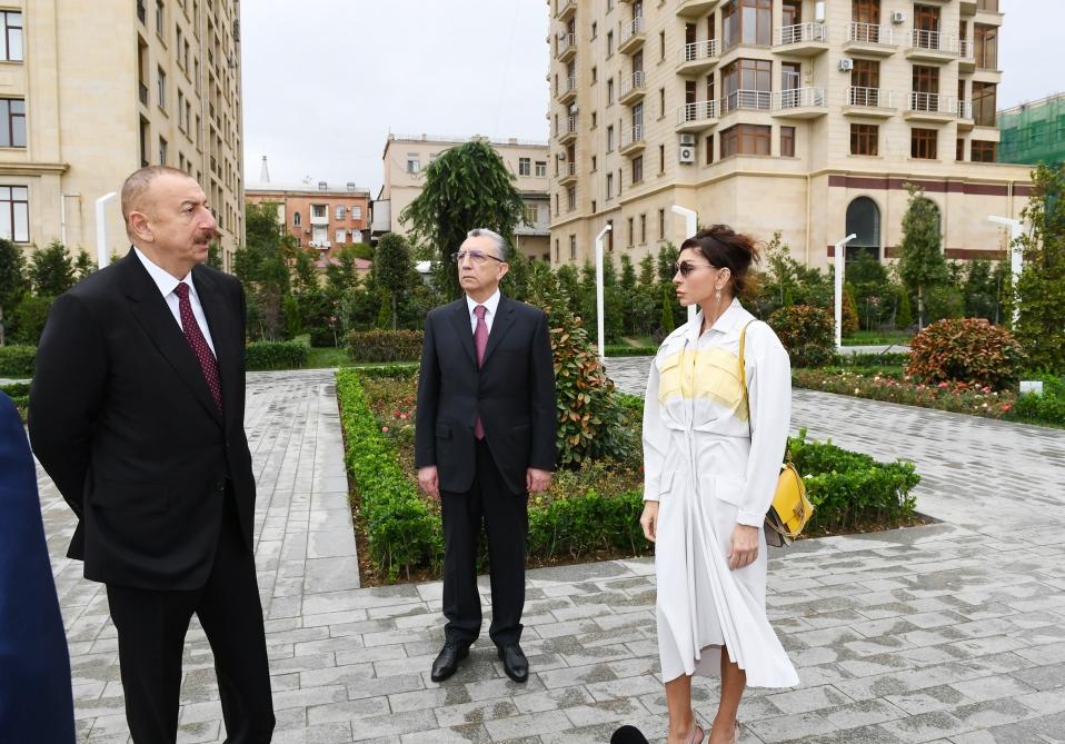 Prezident İlham Əliyev və birinci xanım Mehriban Əliyeva paytaxtda yeni istifadəyə verilən parkda yaradılan şəraitlə tanış olublar (FOTO)