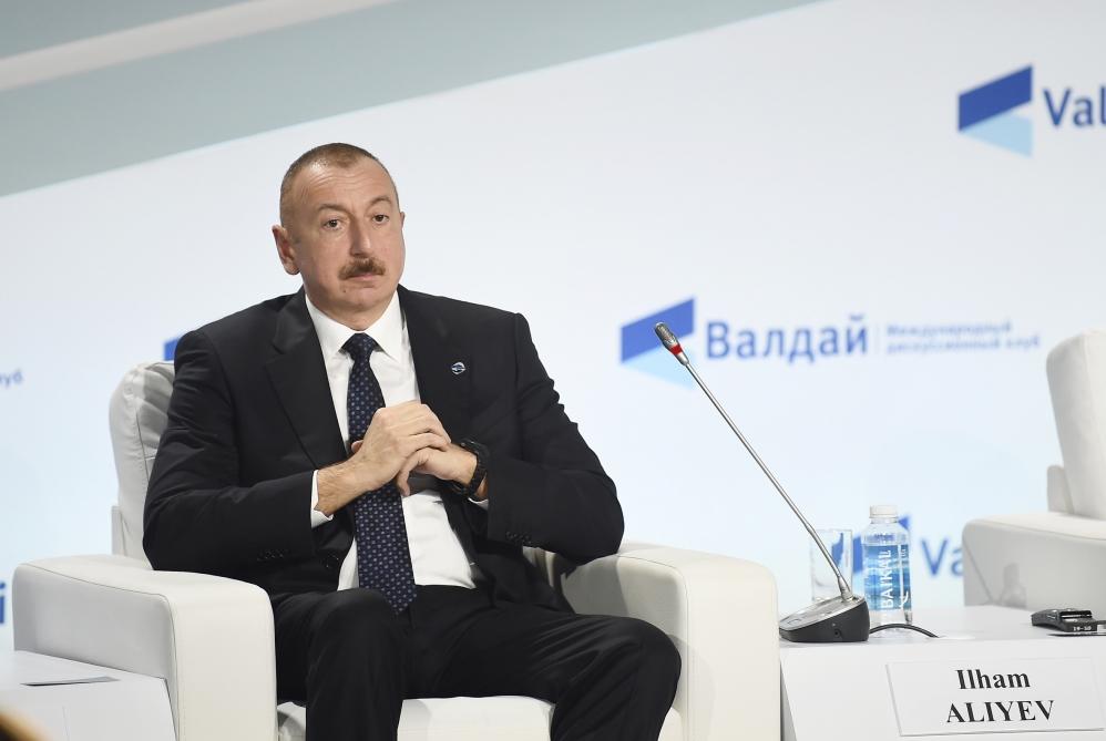 Президент Ильхам Алиев: Азербайджан – единственная страна, которая участвует как в коридоре Восток-Запад, так и Север-Юг (версия 2)