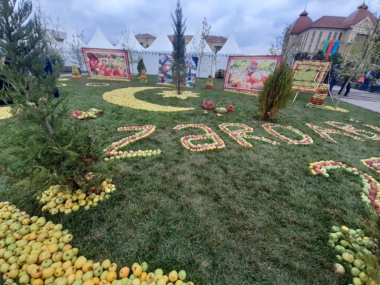 Qubada “Alma bayramı”nda 20 minə yaxın insan iştirak edib (FOTO/VİDEO)