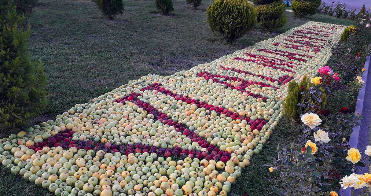 Qubada “Alma bayramı”nda 20 minə yaxın insan iştirak edib (FOTO/VİDEO)