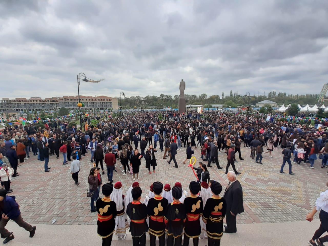 Qubada “Alma bayramı”nda 20 minə yaxın insan iştirak edib (FOTO/VİDEO)