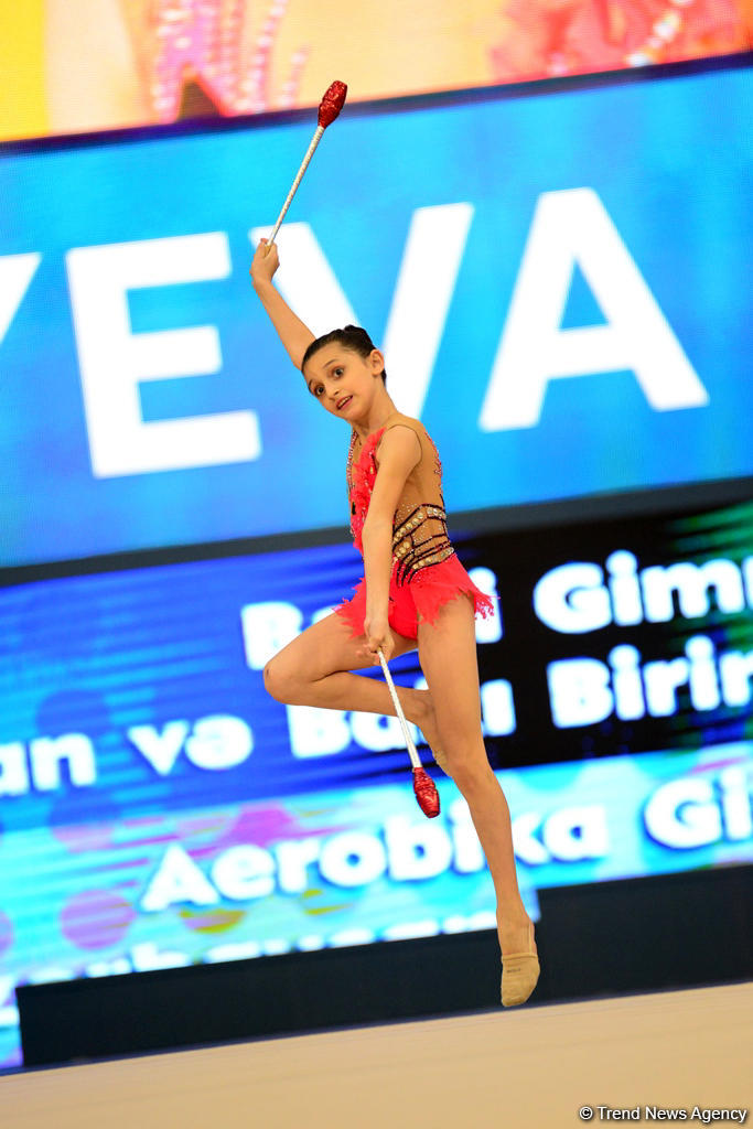 Bədii gimnastika üzrə Azərbaycan və Bakı birinciliyi və bölgələrarası kuboku yarışları davam edir (FOTO)