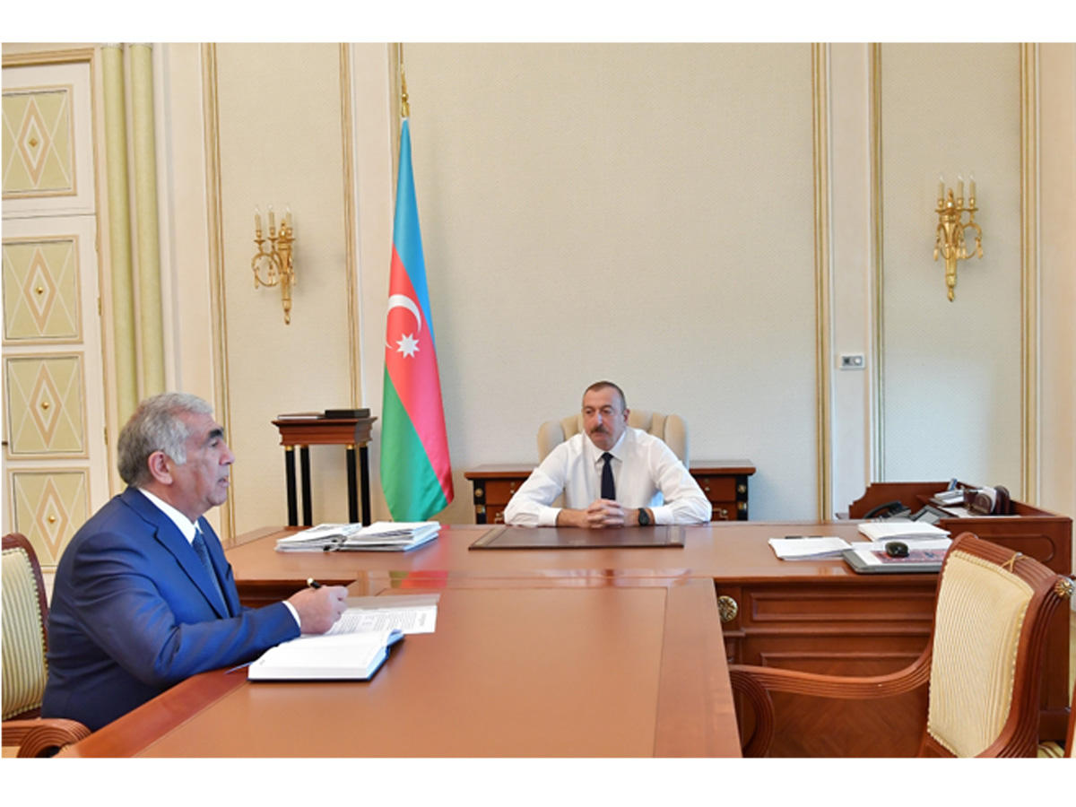 Президент Ильхам Алиев принял председателя правления Госагентства  автомобильных дорог (ФОТО) (версия 2)