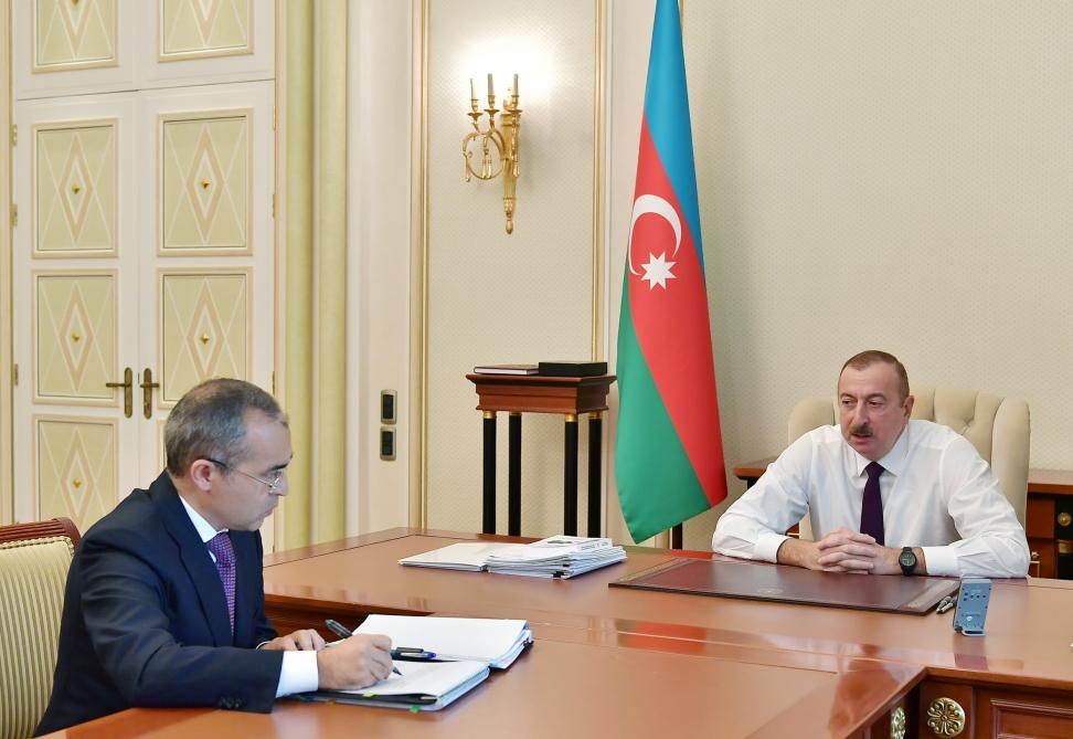 Президент Ильхам Алиев: Мы должны добиться устойчивости экономического развития (версия 2)