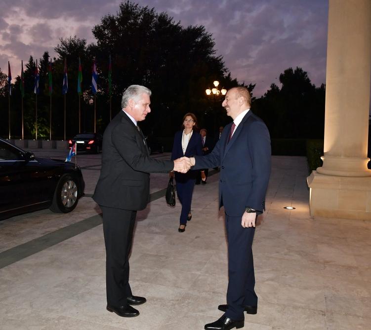 Azərbaycan Prezidenti İlham Əliyev Kubanın Prezidenti Migel Diaz-Kanel ilə görüşüb (FOTO)