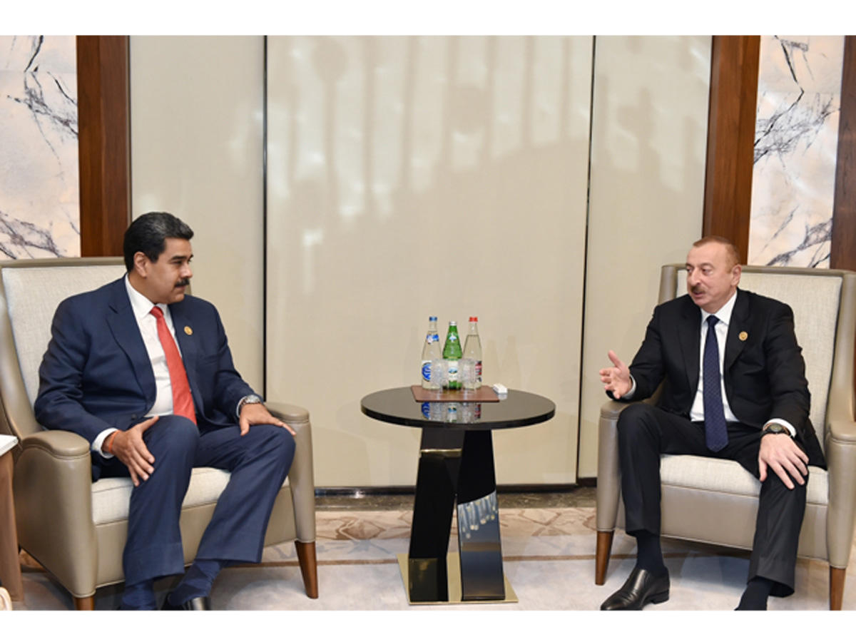 Президент Ильхам Алиев встретился с президентом Венесуэлы Николасом Мадуро