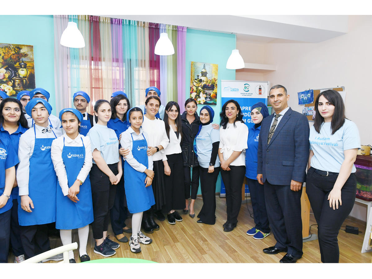 Первый вице-президент Мехрибан Алиева посетила Центр реабилитации для детей с синдромом аутизма в Баку (ФОТО) (версия 2)