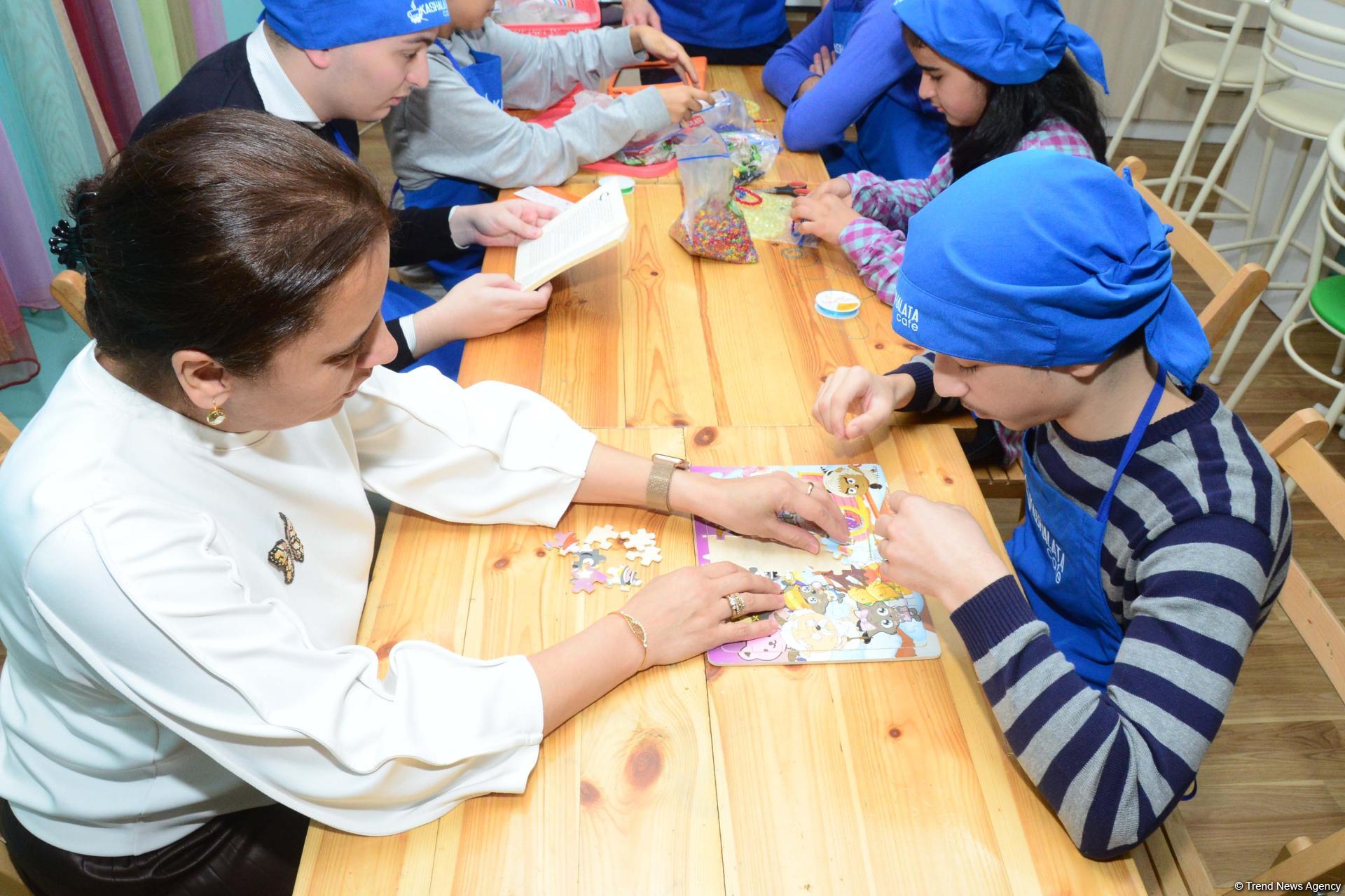 Mehriban Əliyeva bizə uşaqlarımızın daha yaxşı gələcəyi üçün inam bəxş etdi - Autizm sindromlu uşaqlar üçün reabilitasiya Mərkəzindən reportaj (FOTO/VİDEO)