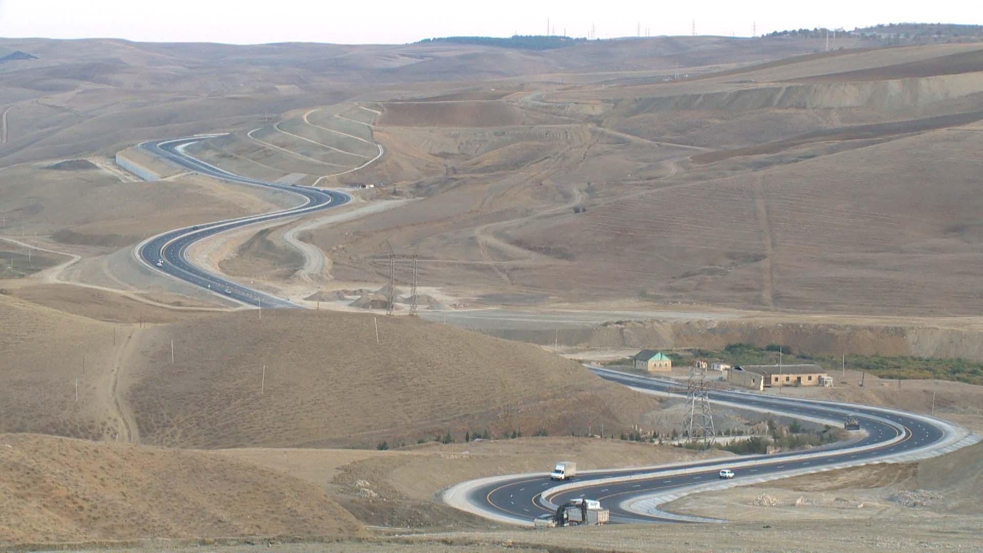 Bakı-Şamaxı yolunun 16 km-lik hissəsi bu ilin sonuna qədər hazır olacaq (FOTO)