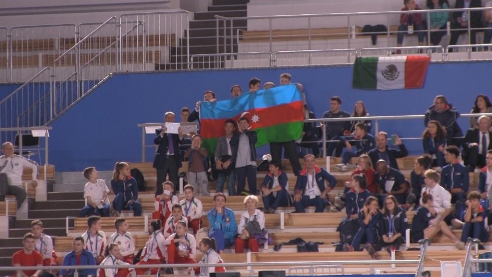 Yeniyetmə gimnastlarımız Batut Gimnastikası üzrə Dünya Yaş Qrupu yarışlarında II yeri tutublar (FOTO)