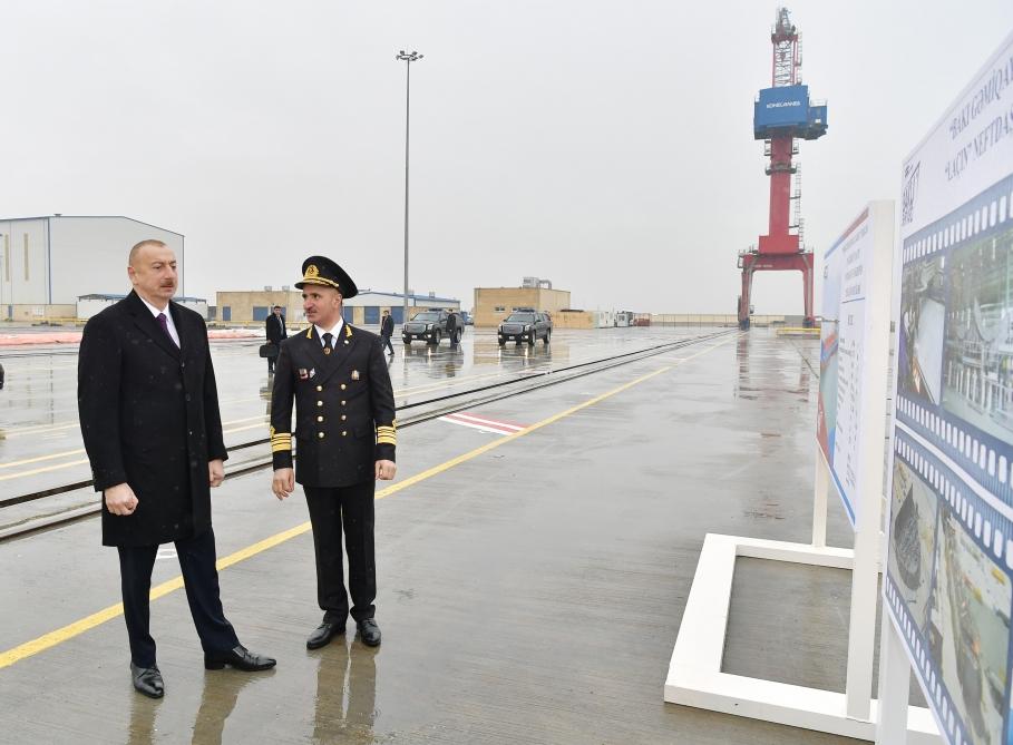 Prezident İlham Əliyev Bakı gəmiqayırma zavodunda inşa olunmuş ilk tankerin istismara verilməsi mərasimində iştirak edib (FOTO)