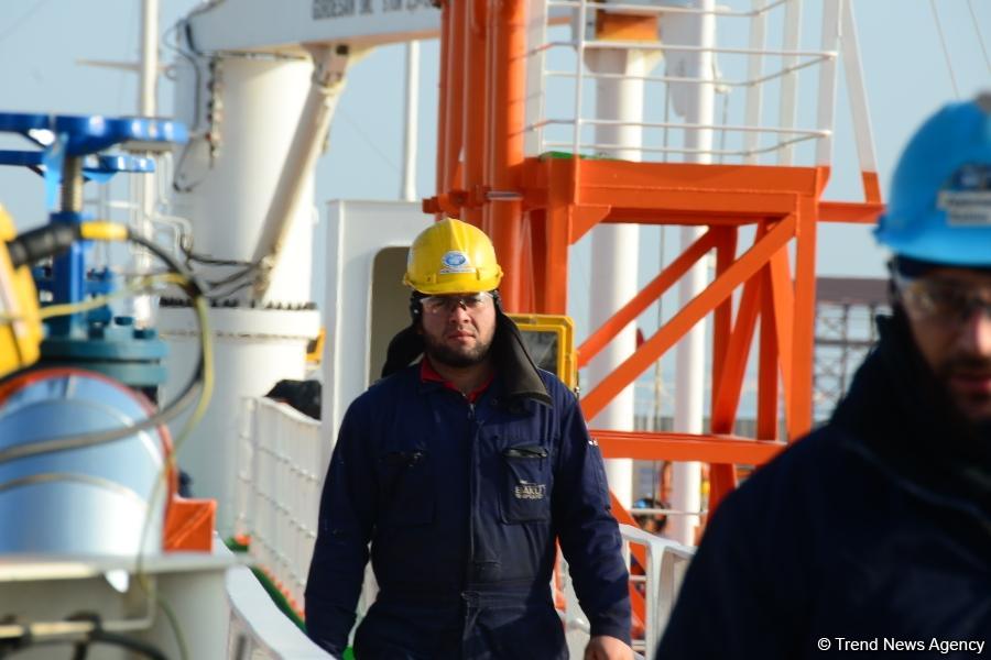 “Laçın” tankeri Xəzərdən kənar hövzələrə yükləri daşıyacaq (FOTO)