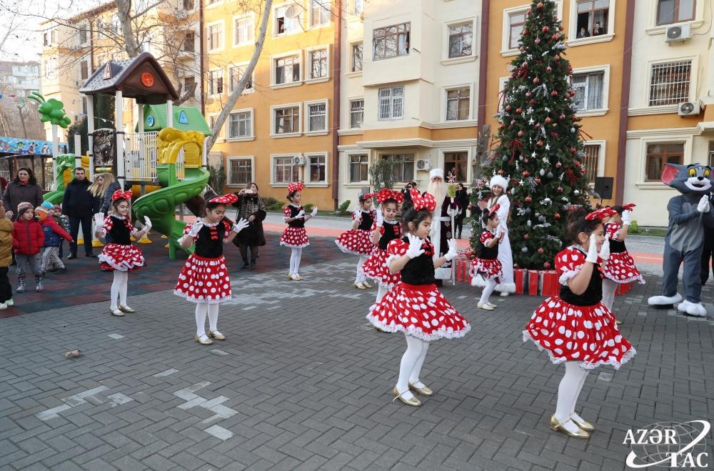 Heydər Əliyev Fondunun vitse-prezidenti Leyla Əliyeva Binəqədidə abadlaşdırılan həyətin açılışında iştirak edib (FOTO)