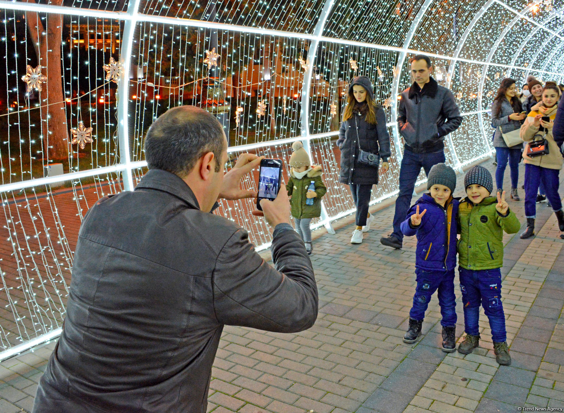 Paytaxtın bayram ab-havası (FOTOREPORTAJ)