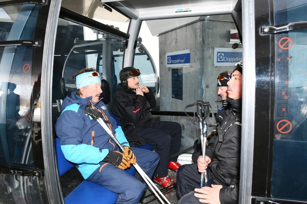 Prezident İlham Əliyev və birinci xanım Mehriban Əliyeva “Şahdağ” Turizm Mərkəzində görülən işlərlə tanış olublar (FOTO)