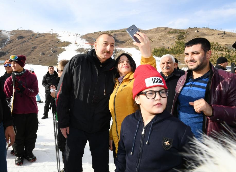 Prezident İlham Əliyev və birinci xanım Mehriban Əliyeva “Şahdağ” Turizm Mərkəzində görülən işlərlə tanış olublar (FOTO)