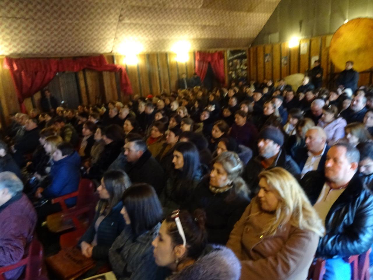 Bəxtiyar Əliyev seçicilərlə görüşlərini davam etdirir (FOTO)