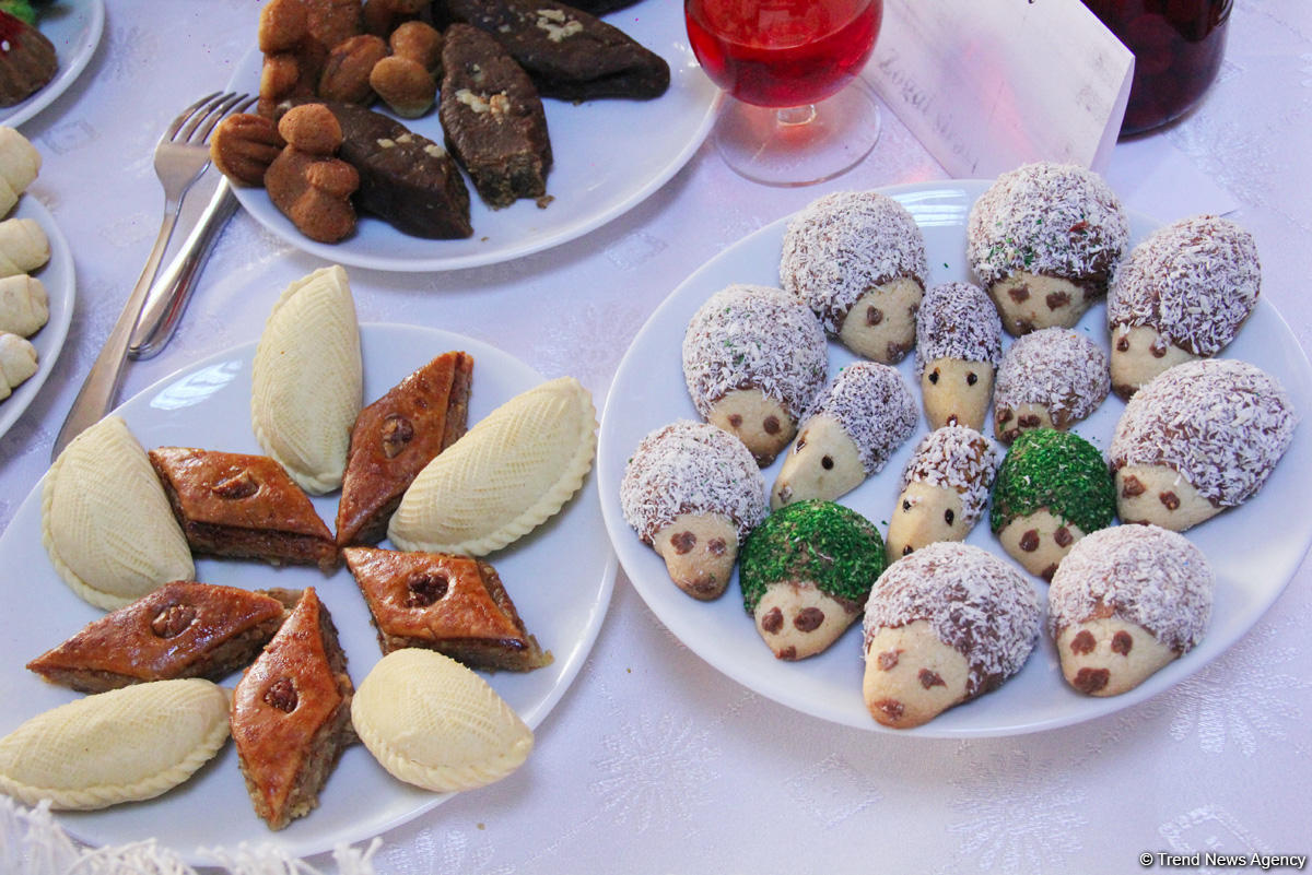 Bakıda gənc kulinarların üçüncü şirniyyat festivalı keçirilib (FOTO)