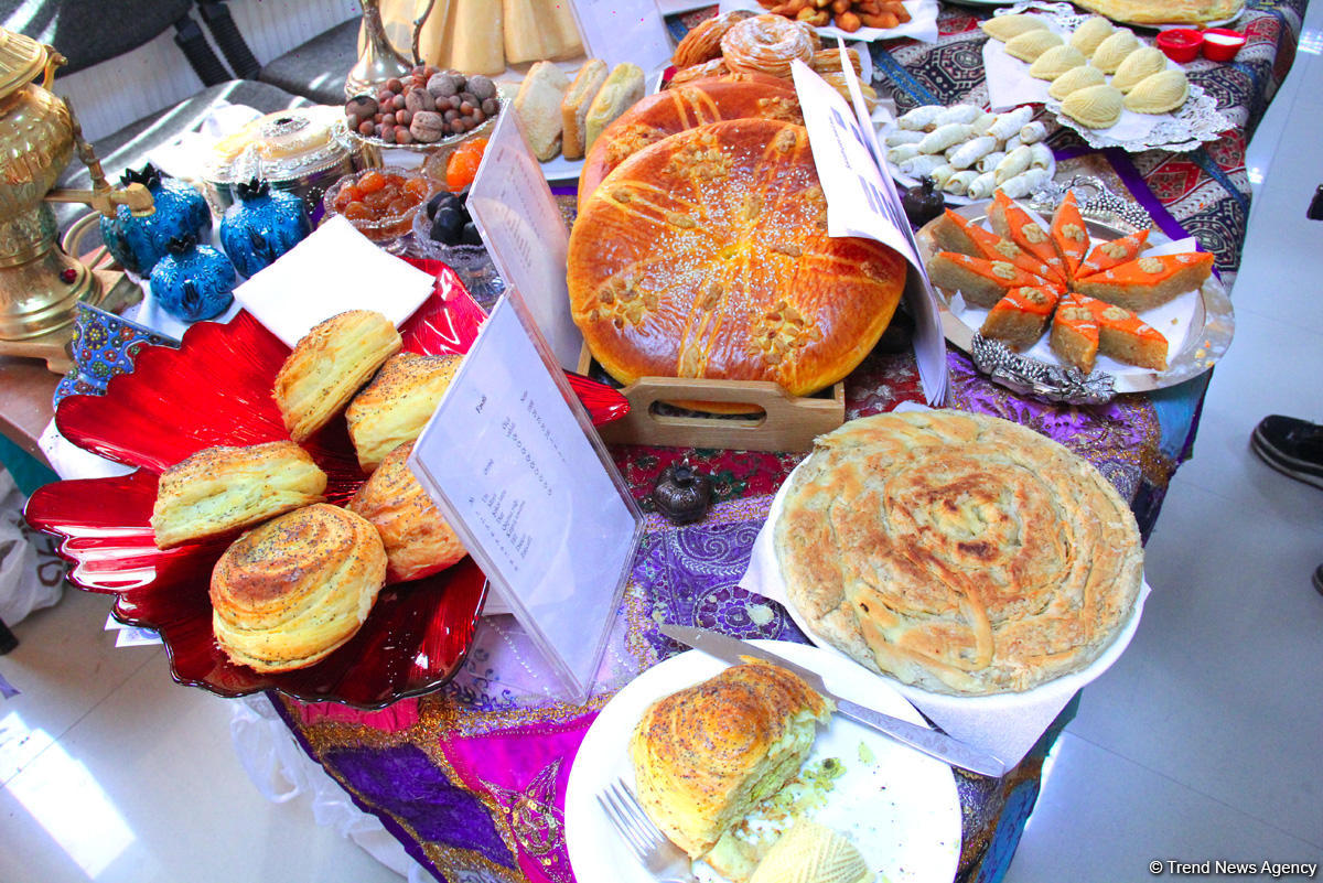 Bakıda gənc kulinarların üçüncü şirniyyat festivalı keçirilib (FOTO)