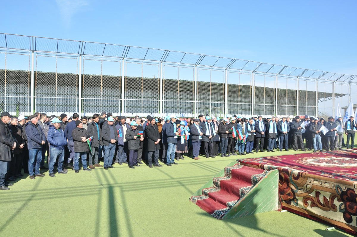 Rauf Əliyevin seçicilərlə görüşləri davam edir (FOTO)