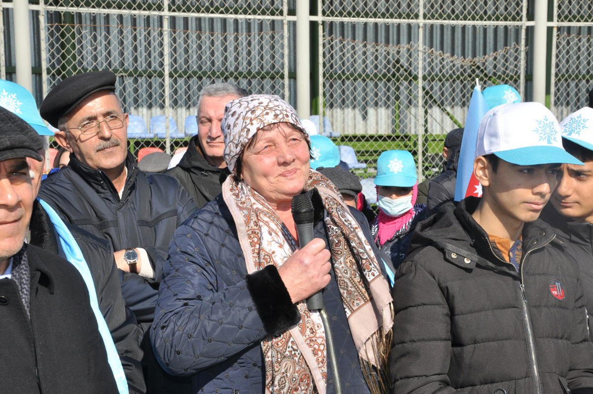 Rauf Əliyevin seçicilərlə görüşləri davam edir (FOTO)