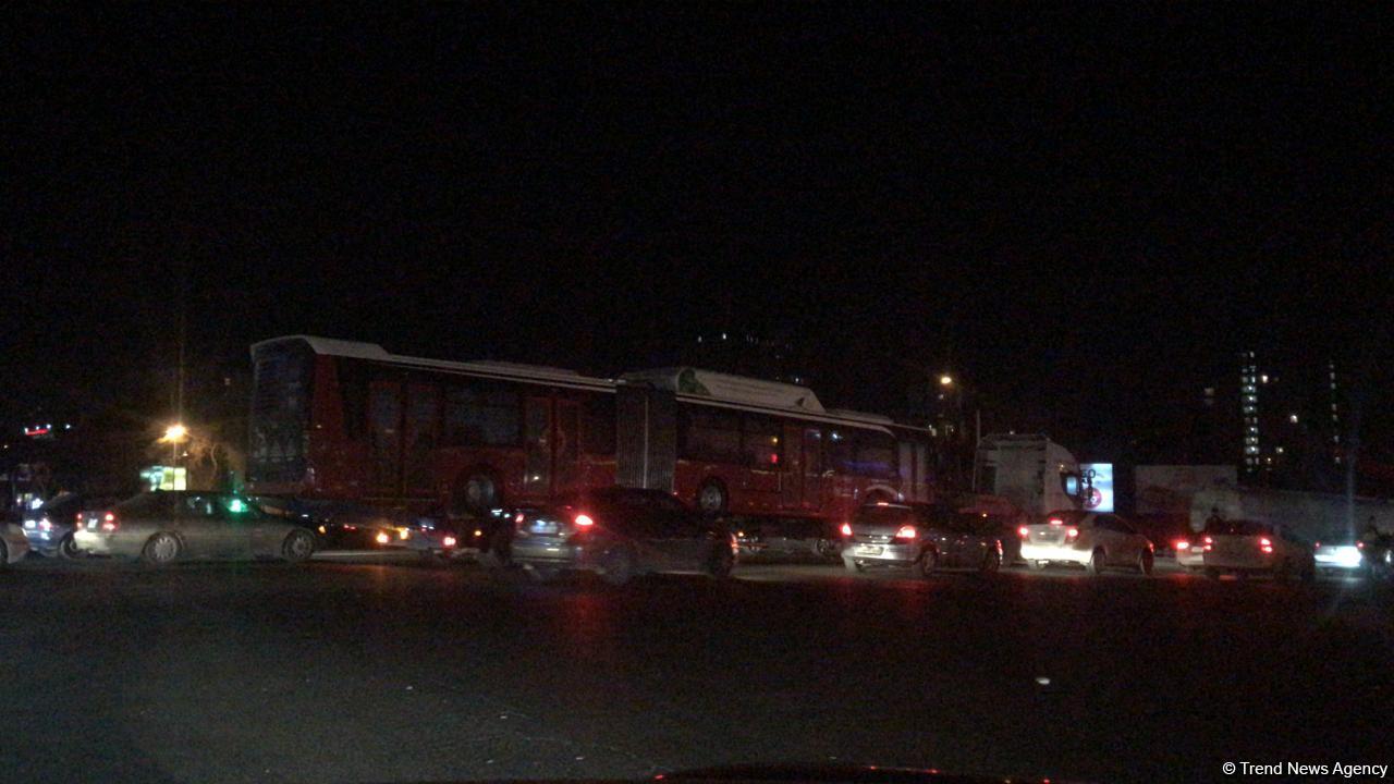 Bakıya yeni 18 metrlik avtobuslar gətirildi (FOTO)